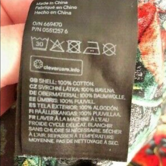 💥2/18💥H&M Black Multi-Color Floral Puffy Sleeve - Picture 3 of 7